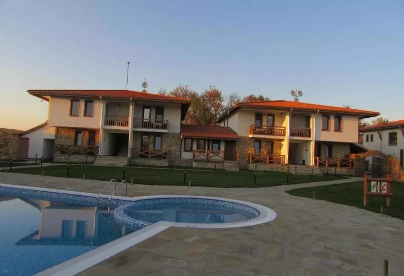 استراحتگاه Stara Pliska Complex