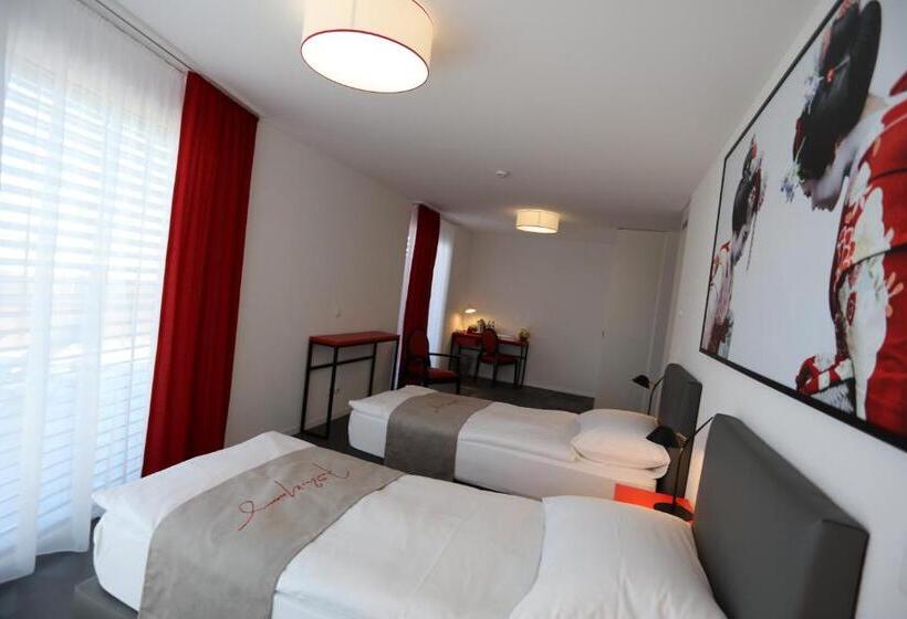 Hotel The Freddie Mercury