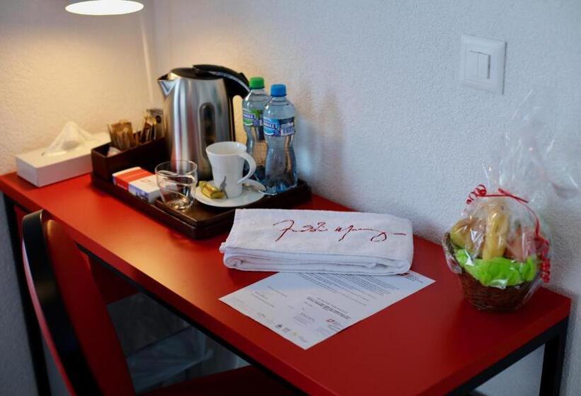 Hotel The Freddie Mercury