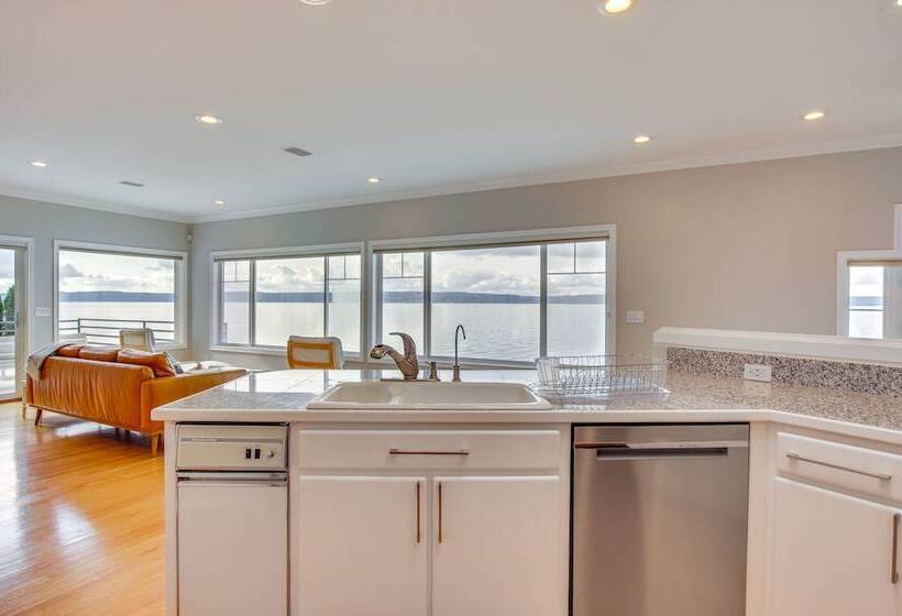 Bright Camano Home ~ 4 Mi To Cama Beach State Park