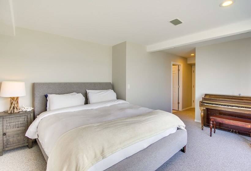 Bright Camano Home ~ 4 Mi To Cama Beach State Park