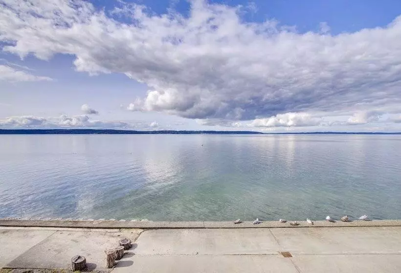 Bright Camano Home ~ 4 Mi To Cama Beach State Park