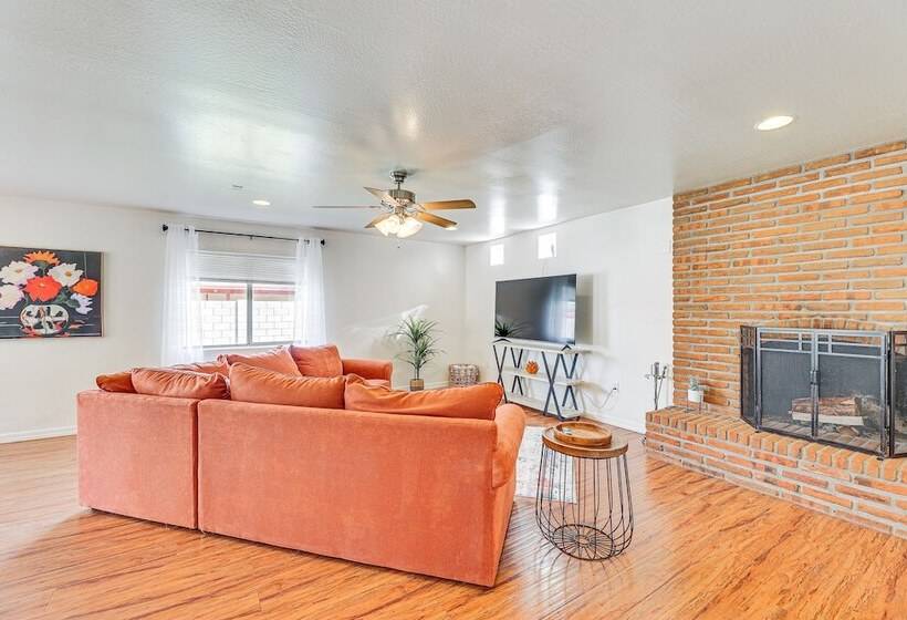 Charming Home W/ Pool   Near Mesa Arts Center!