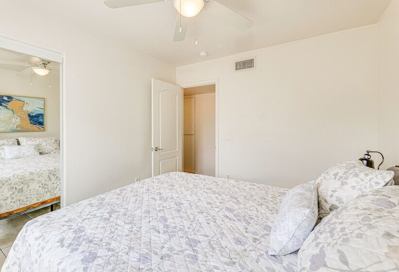 Charming Home W/ Pool   Near Mesa Arts Center!