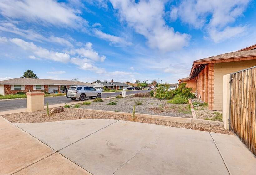 Charming Home W/ Pool   Near Mesa Arts Center!