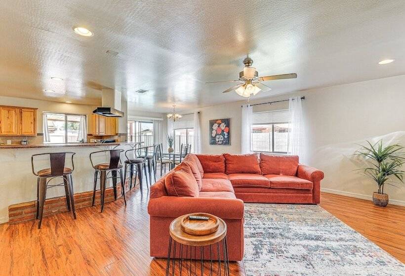 Charming Home W/ Pool   Near Mesa Arts Center!