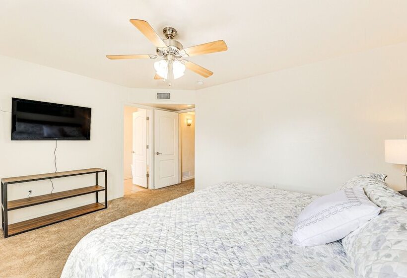 Charming Home W/ Pool   Near Mesa Arts Center!