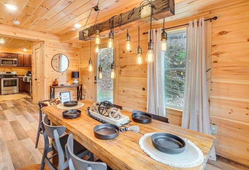 Cozy Sevierville Cabin W/ Hot Tub & Game Room!