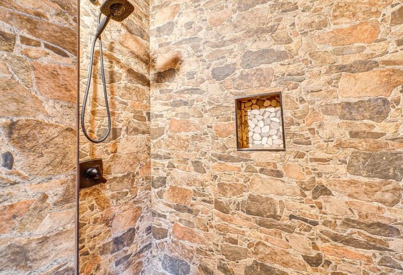 Cozy Sevierville Cabin W/ Hot Tub & Game Room!