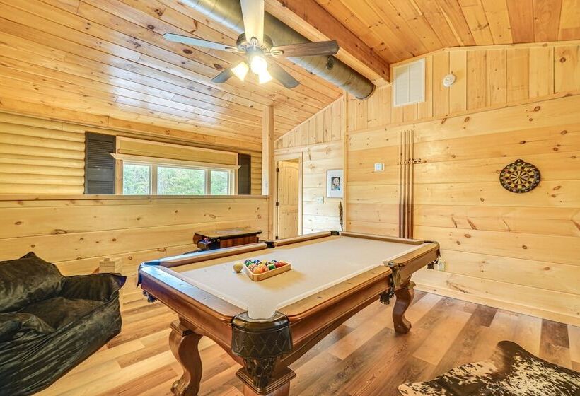 Cozy Sevierville Cabin W/ Hot Tub & Game Room!