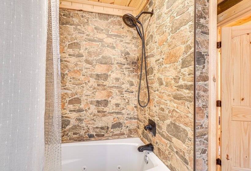 Cozy Sevierville Cabin W/ Hot Tub & Game Room!