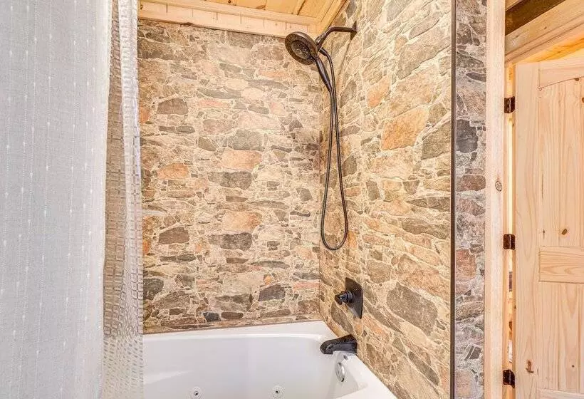 Cozy Sevierville Cabin W/ Hot Tub & Game Room!