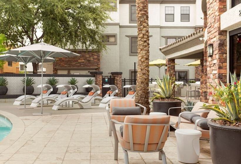 Cozysuites Glendale With Pool 04 And 18