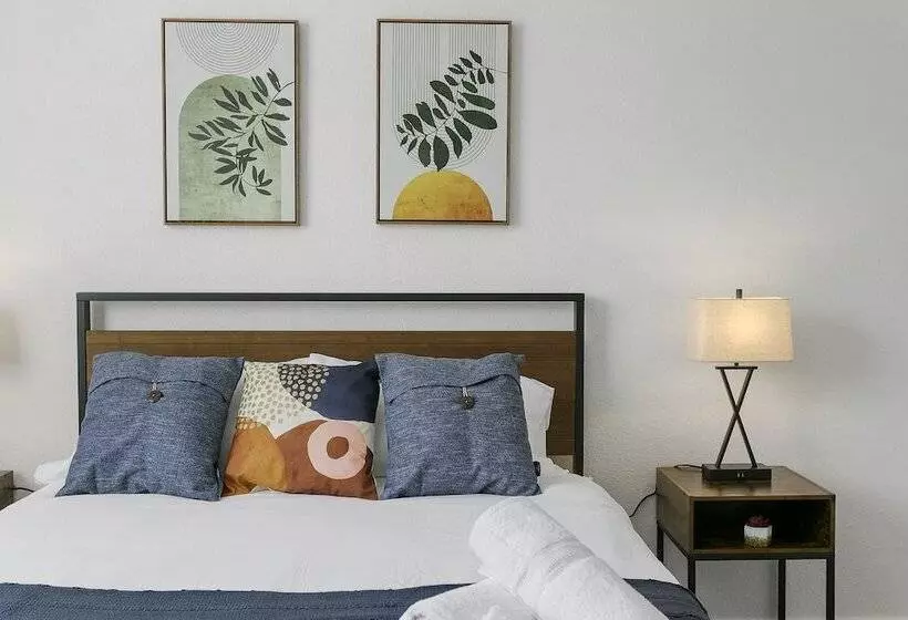 Cozysuites Glendale With Pool  04 And 18