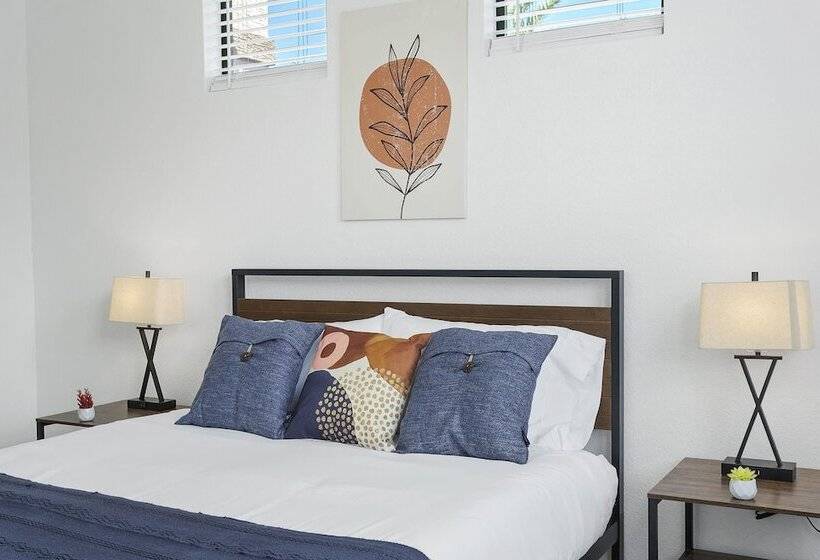 Cozysuites Glendale With Pool 04 And 18