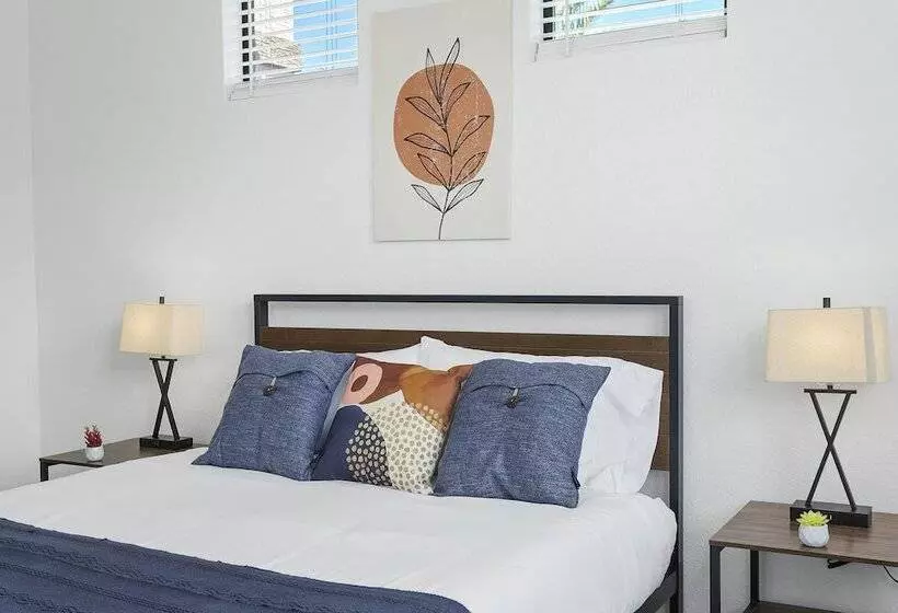 Cozysuites Glendale With Pool  04 And 18