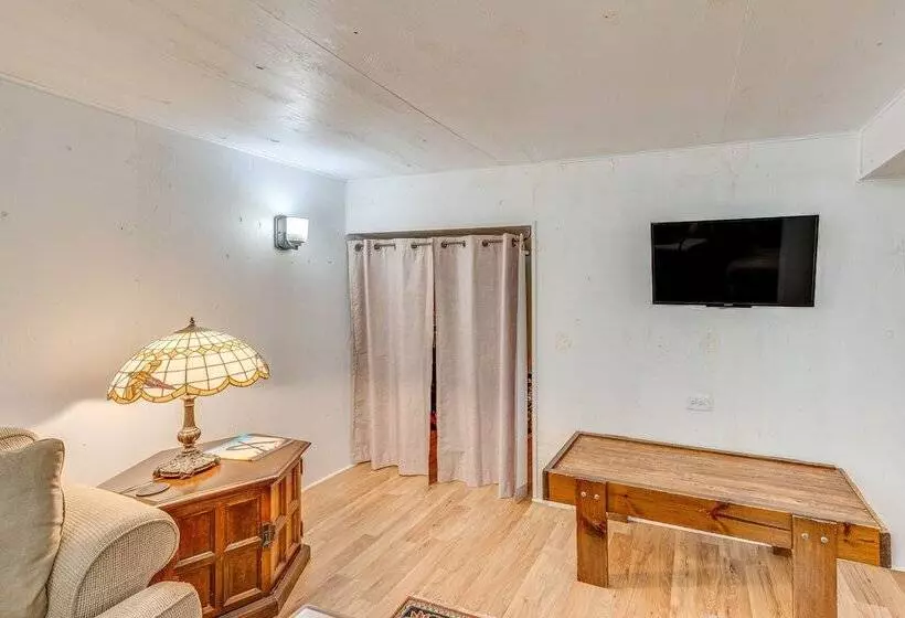 Family Friendly Lake Waubesa Home: Boat + Swim!