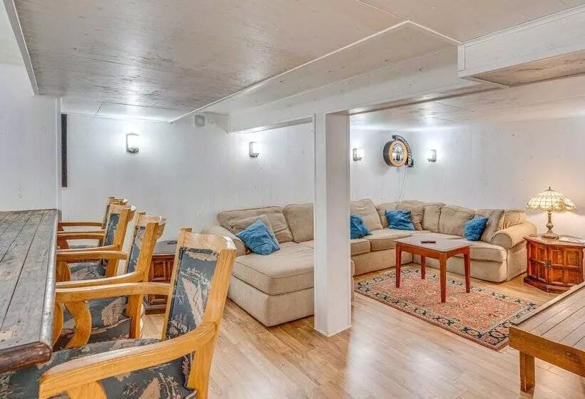 Family Friendly Lake Waubesa Home: Boat + Swim!