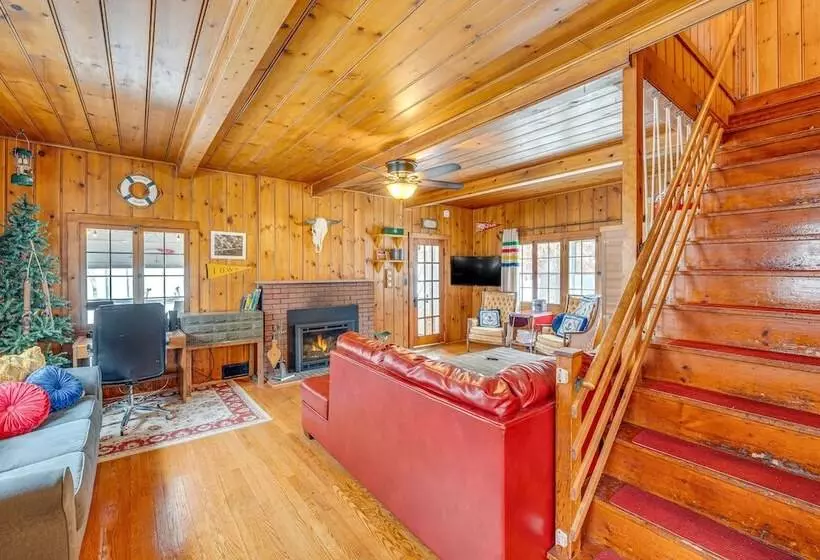 Family Friendly Lake Waubesa Home: Boat + Swim!