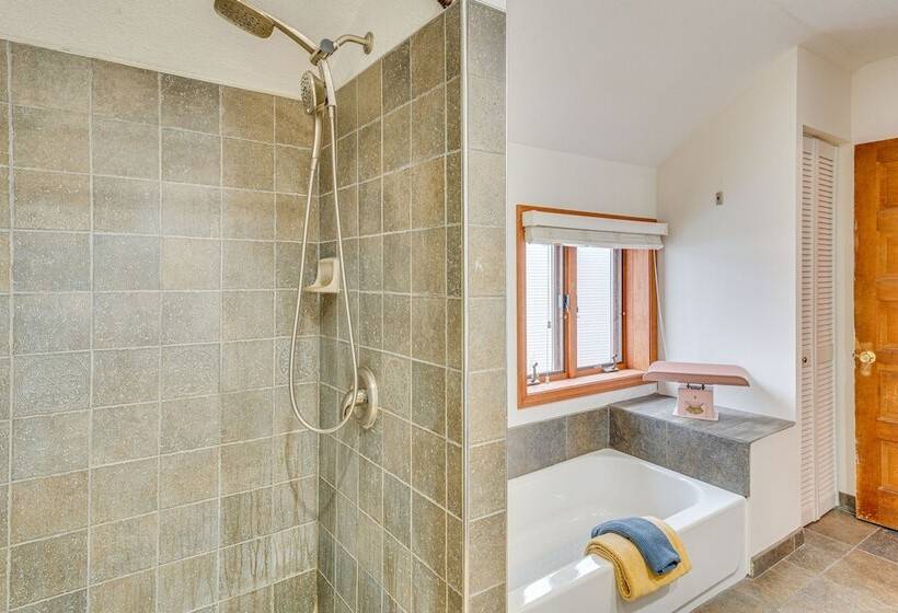 Family Friendly Lake Waubesa Home: Boat + Swim!