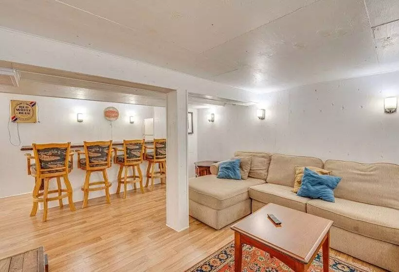 Family Friendly Lake Waubesa Home: Boat + Swim!