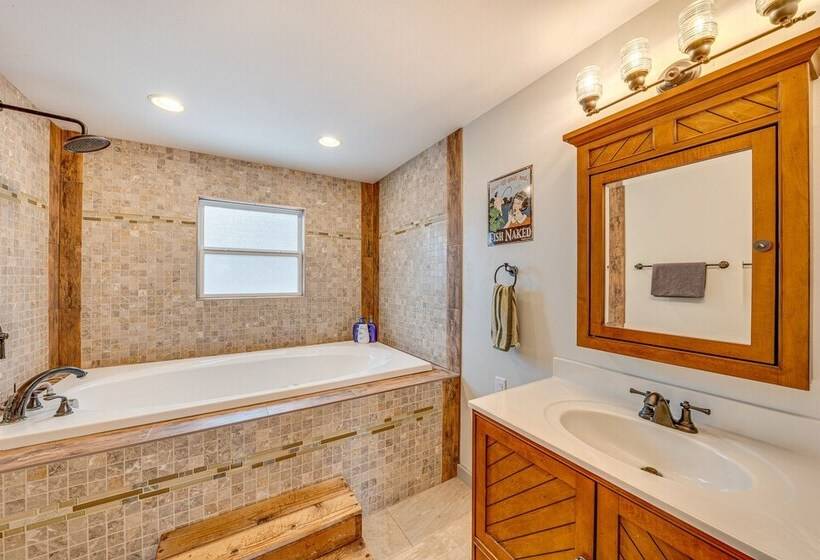 Family Friendly Lake Waubesa Home: Boat + Swim!