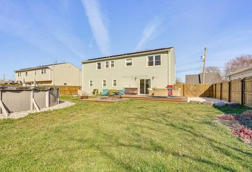 Family Friendly Toms River Home, 3 Mi To Beach!