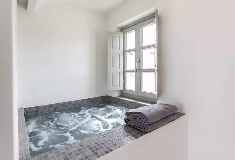 Frescoes Luxury Suites