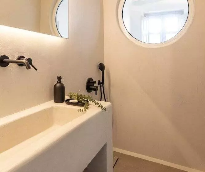 Frescoes Luxury Suites