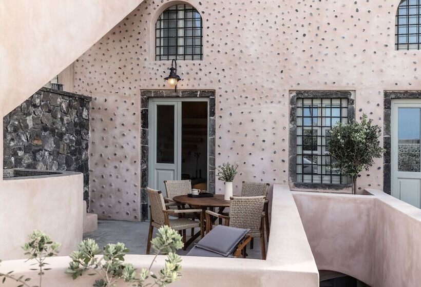 Frescoes Luxury Suites