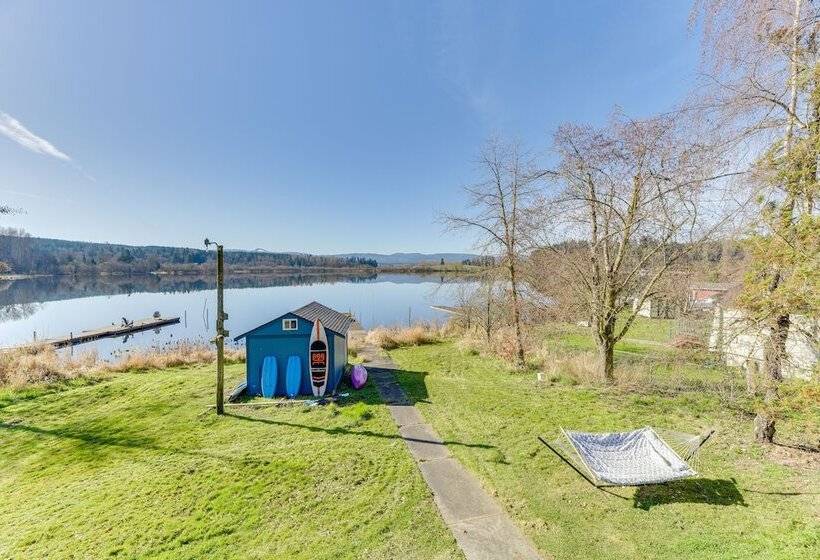 Lakefront Roy Cabin ~ 40 Mi To Mount Rainier!