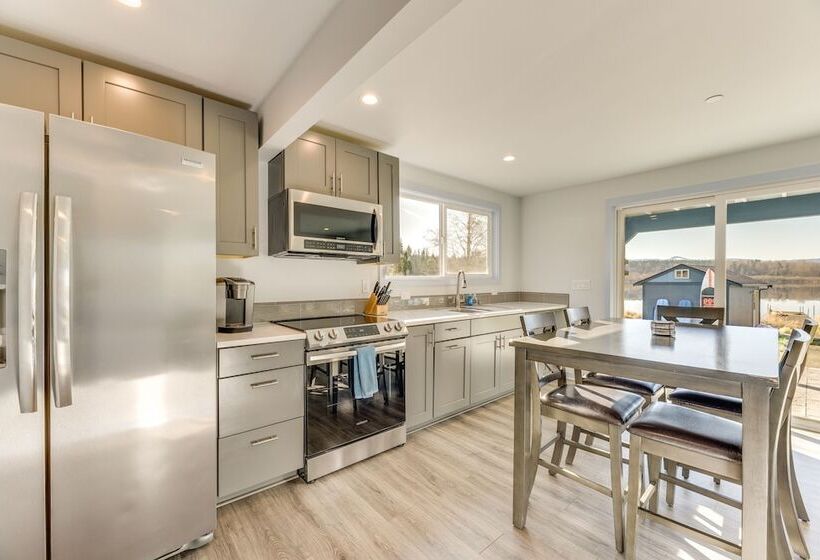 Lakefront Roy Cabin ~ 40 Mi To Mount Rainier!