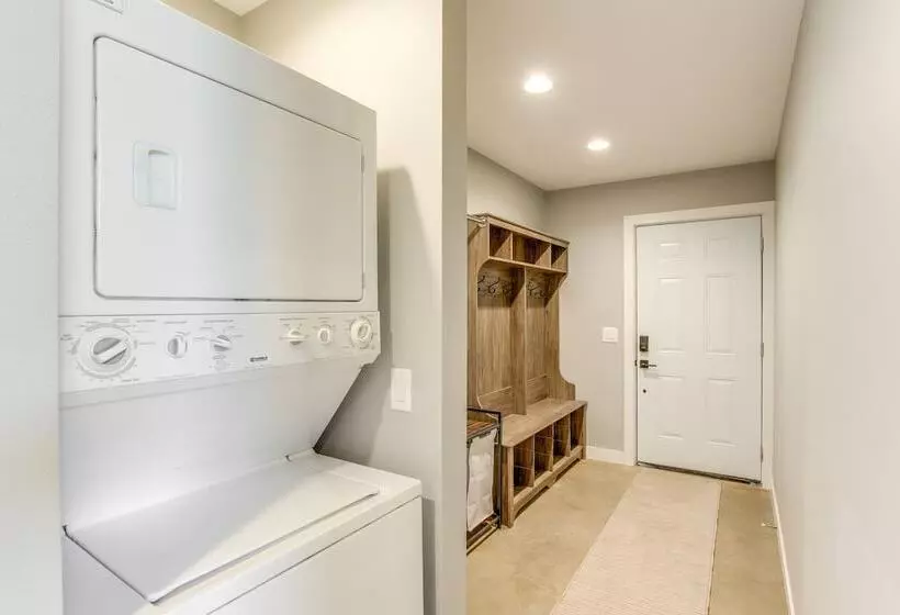 Modern Oskaloosa Cabin W/ 2 Acres & On Site Trails