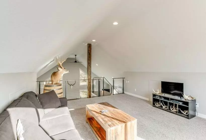 Modern Oskaloosa Cabin W/ 2 Acres & On Site Trails