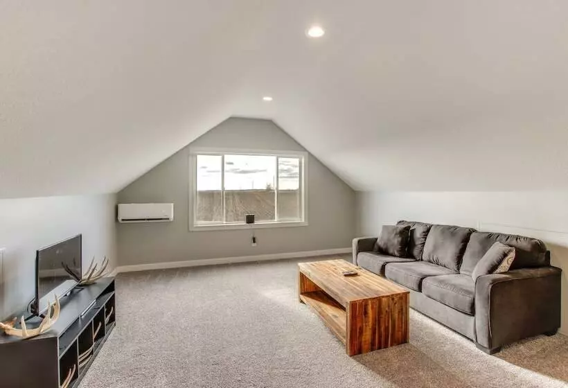 Modern Oskaloosa Cabin W/ 2 Acres & On Site Trails