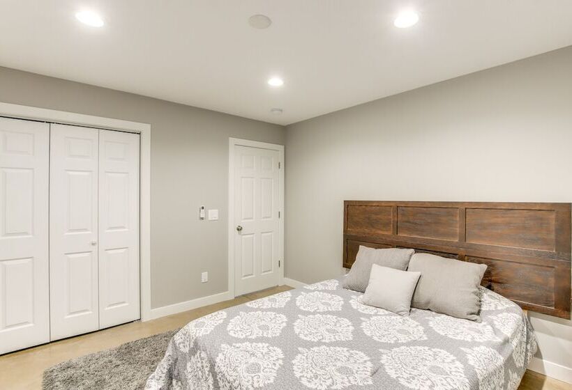 Modern Oskaloosa Cabin W/ 2 Acres & On Site Trails