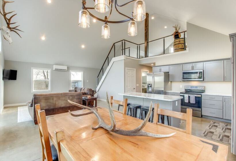 Modern Oskaloosa Cabin W/ 2 Acres & On Site Trails