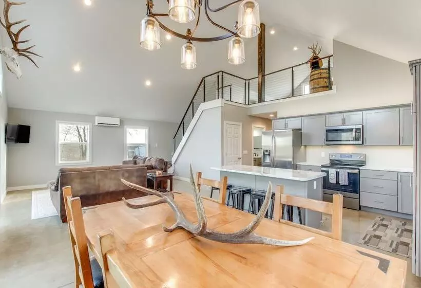 Modern Oskaloosa Cabin W/ 2 Acres & On Site Trails