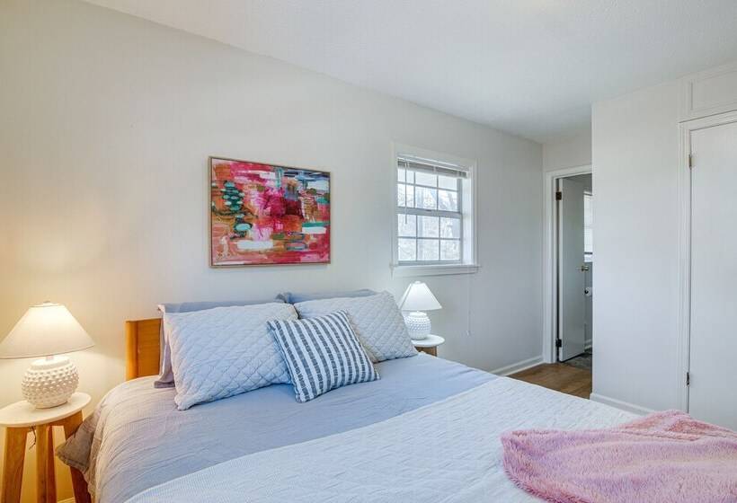 Oxford Getaway: Walk To Oxford Square!