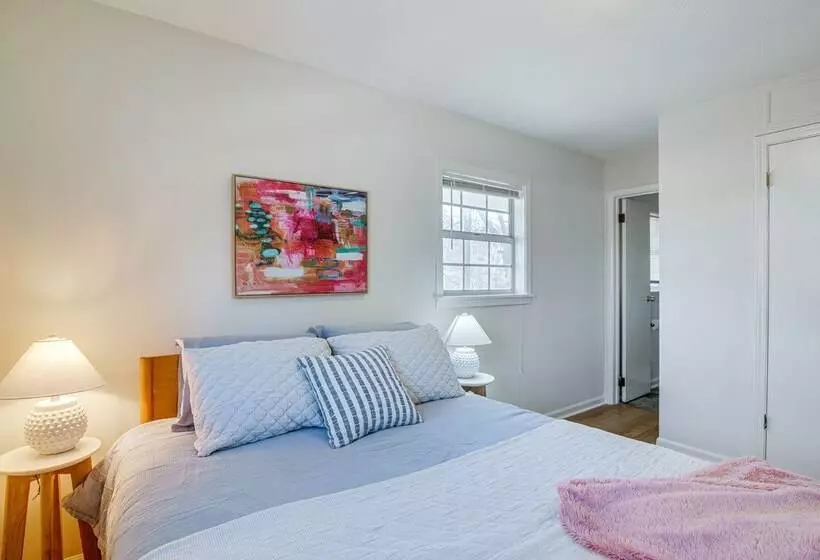 Oxford Getaway: Walk To Oxford Square!