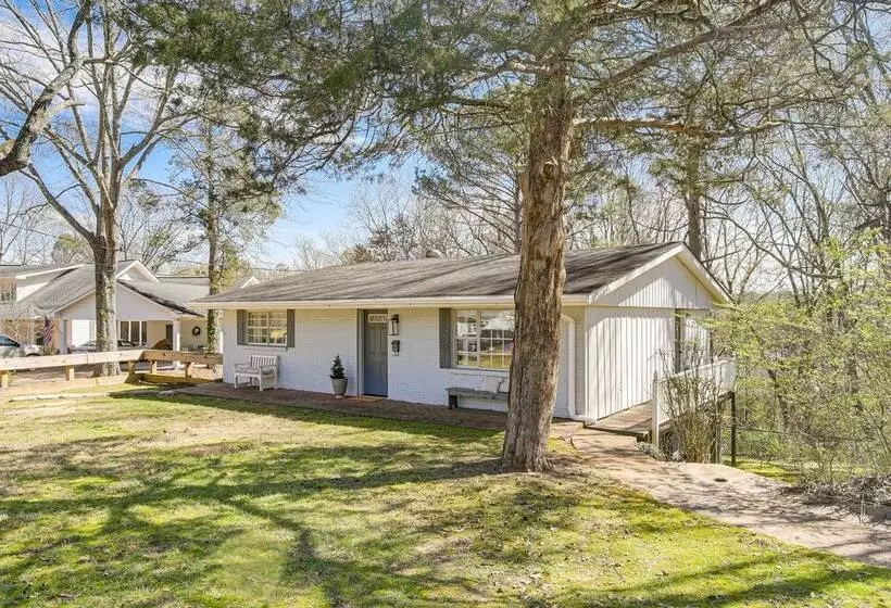 Oxford Getaway: Walk To Oxford Square!