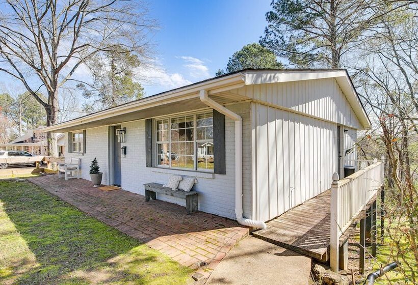 Oxford Getaway: Walk To Oxford Square!