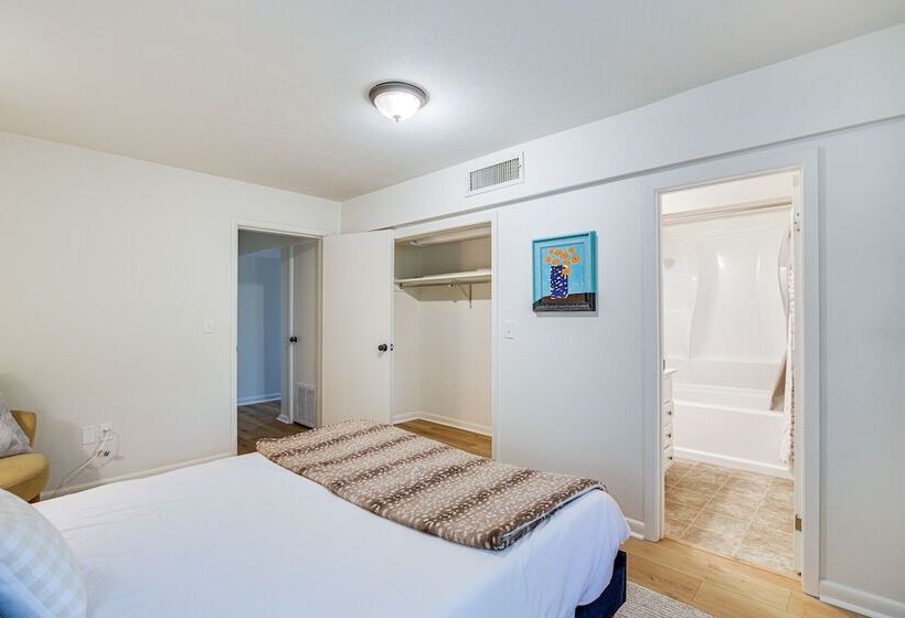 Oxford Getaway: Walk To Oxford Square!