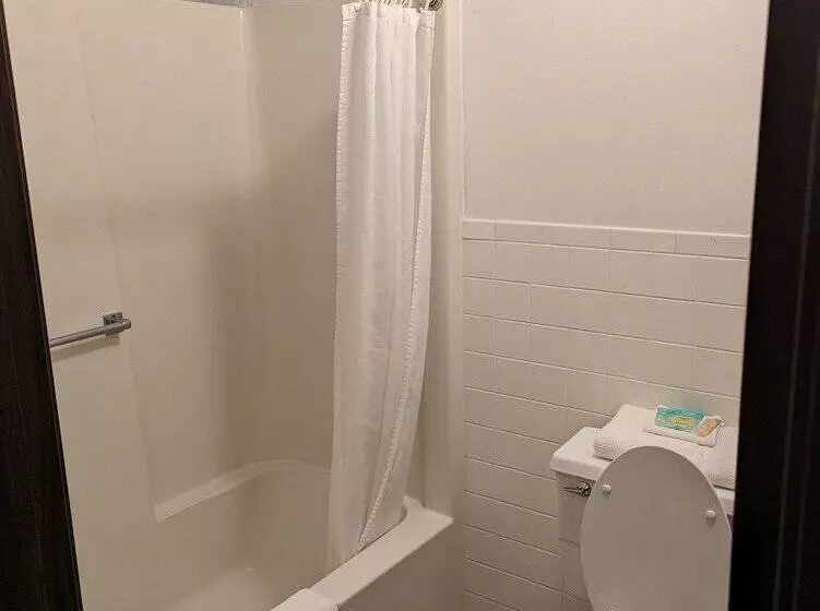 Paradise Falls Motel &  Liquor Llc