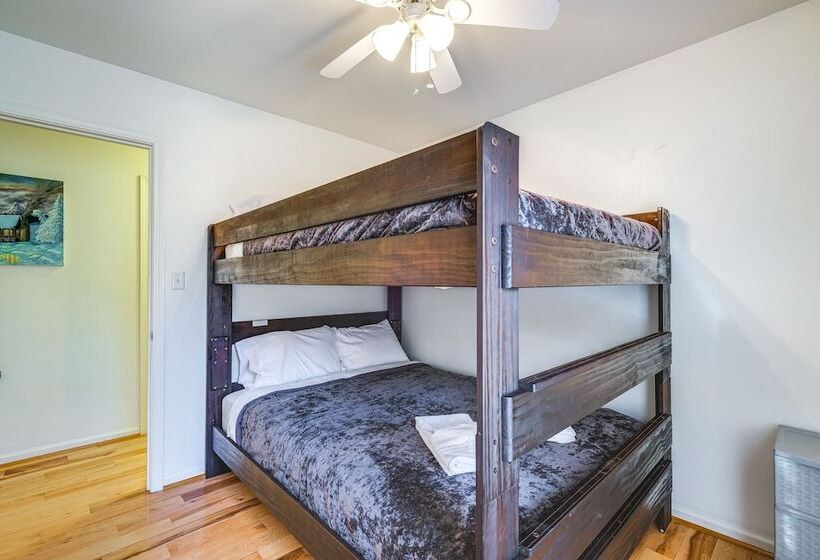 Pet Friendly Roanoke Home W/ Fire Pit + Grill!