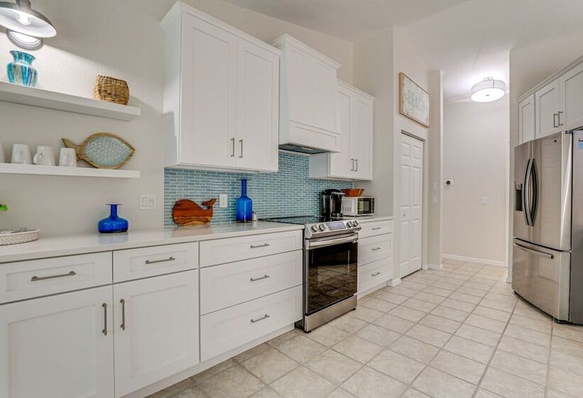 Port Charlotte Retreat W/ Heated Saltwater Pool!