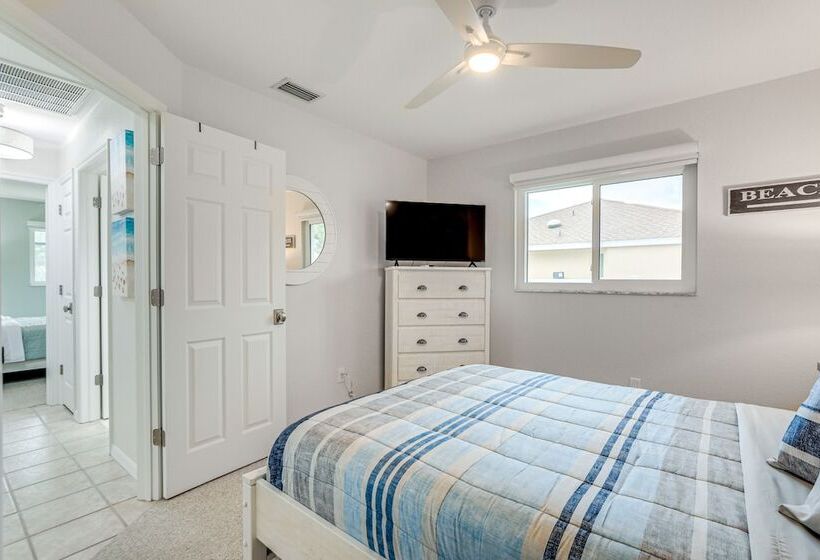 Port Charlotte Retreat W/ Heated Saltwater Pool!