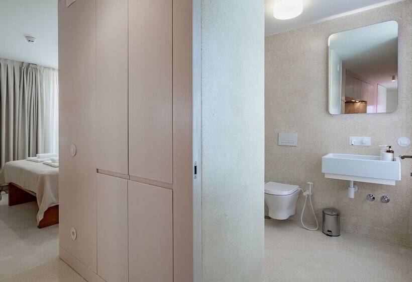 Princess Building V. R. Santo António