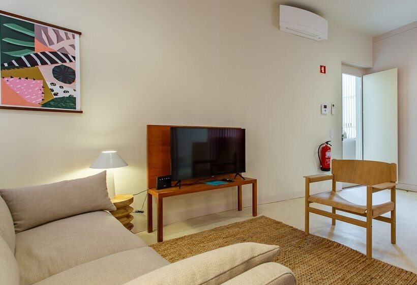 Princess Building V. R. Santo António