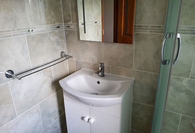 اقامتگاه Impeccable 2 Bed House In Norwich